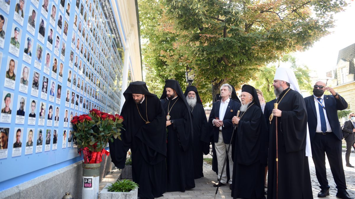 Патріарх Варфоломій та Митрополит Епіфаній вшанували полеглих захисників України та жертв Голодомору