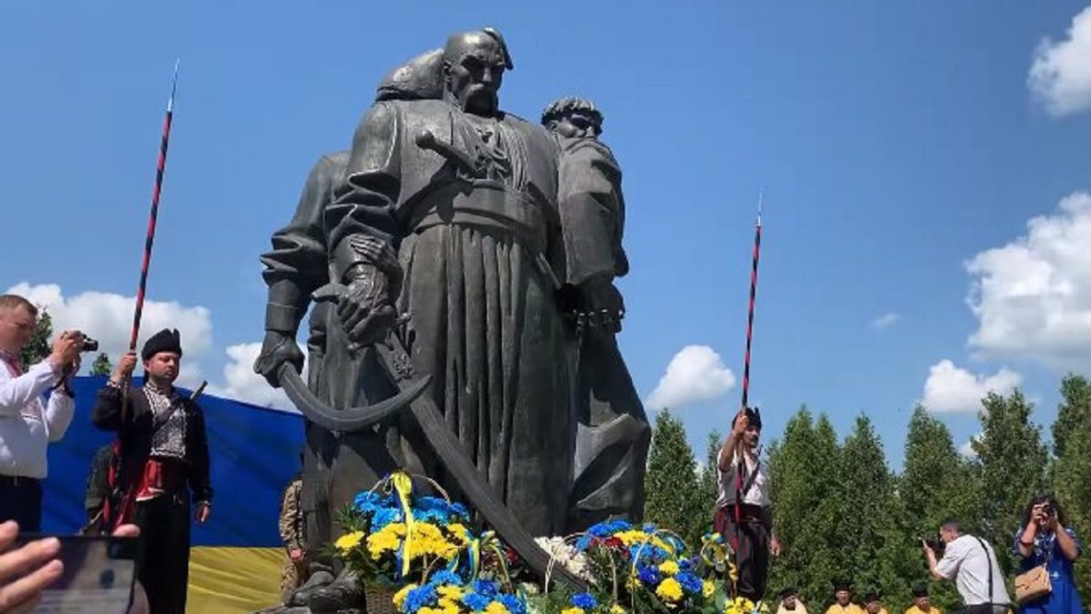«Ой у лузі червона калина» лунала з вуст архієреїв, духовенства та всіх вірних