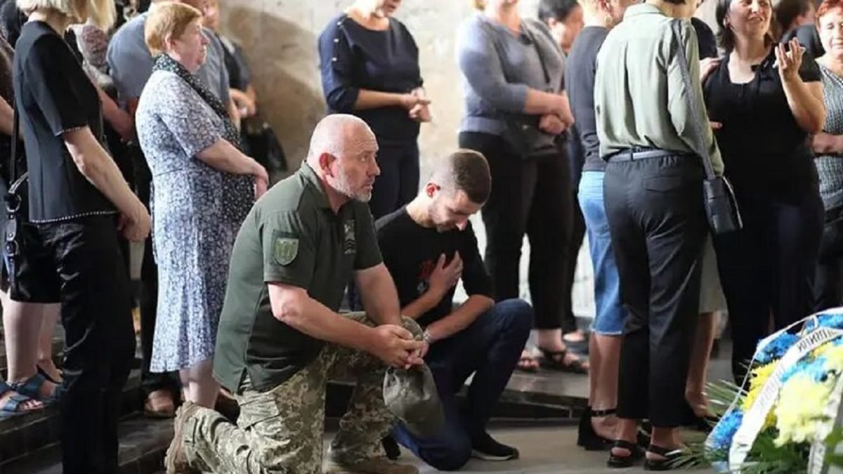 У Тернополі відбулося прощання з військовим, який загинув на Донеччині
