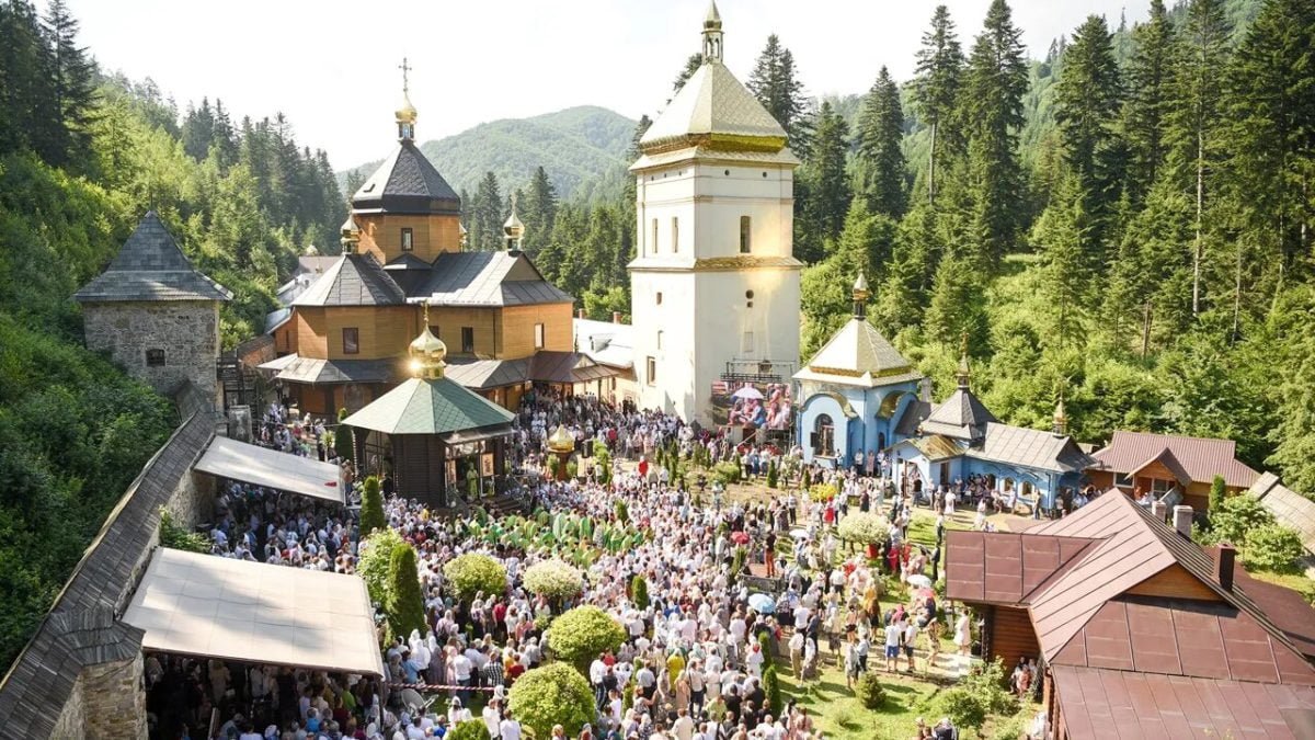 Українців запрошують на Всеукраїнську прощу до Манявського монастиря