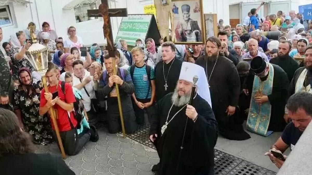 Єпархія УПЦ МП скасувала ходу до Почаївської лаври через війну
