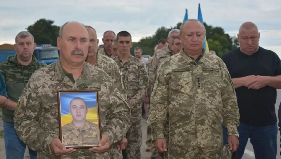 Збаражчина оплакує військового Івана Дудара: «Пішов боронити незалежність України!»