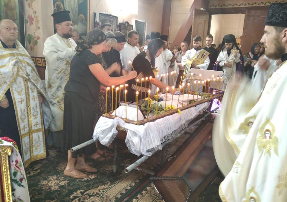 Владика Нестор звершив чин похорону полеглого за Україну Василя Димнича