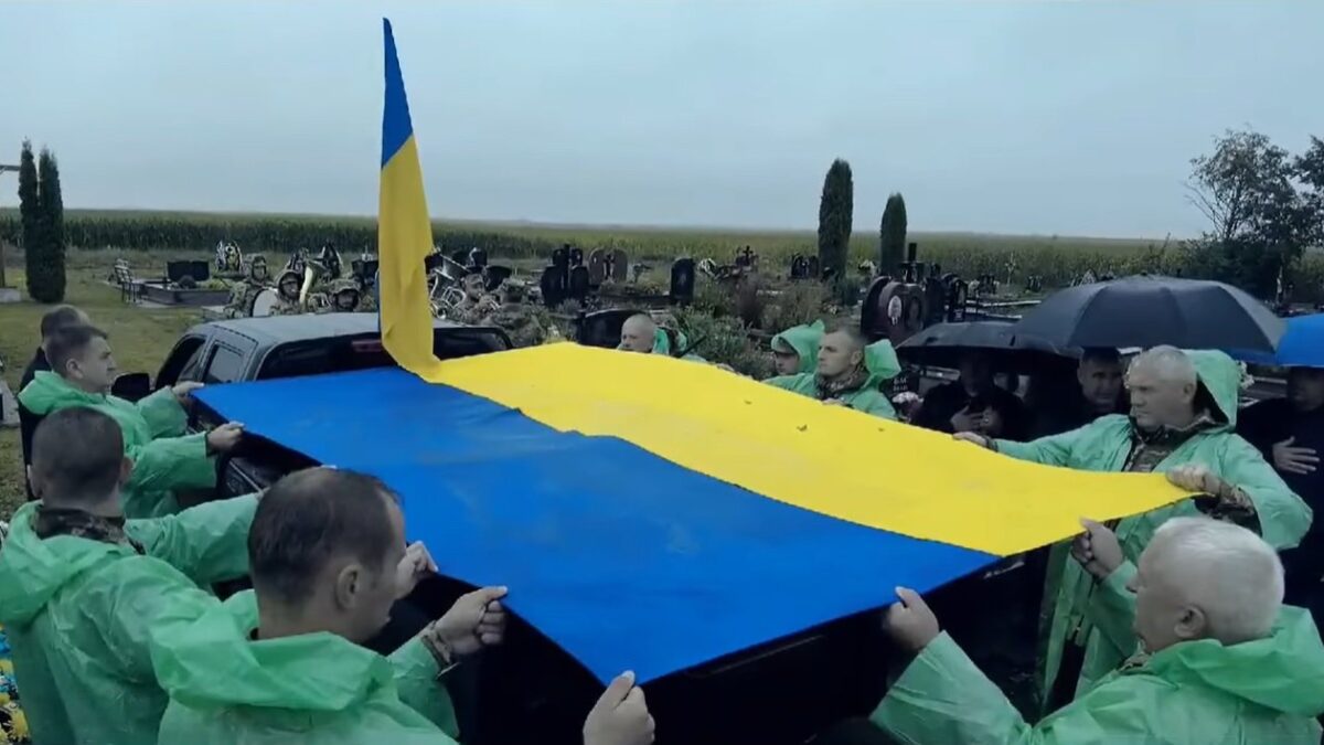 «Дорогою ціною дається перемога…»: на Тернопільщині поховали військового, який загинув на Херсонщині