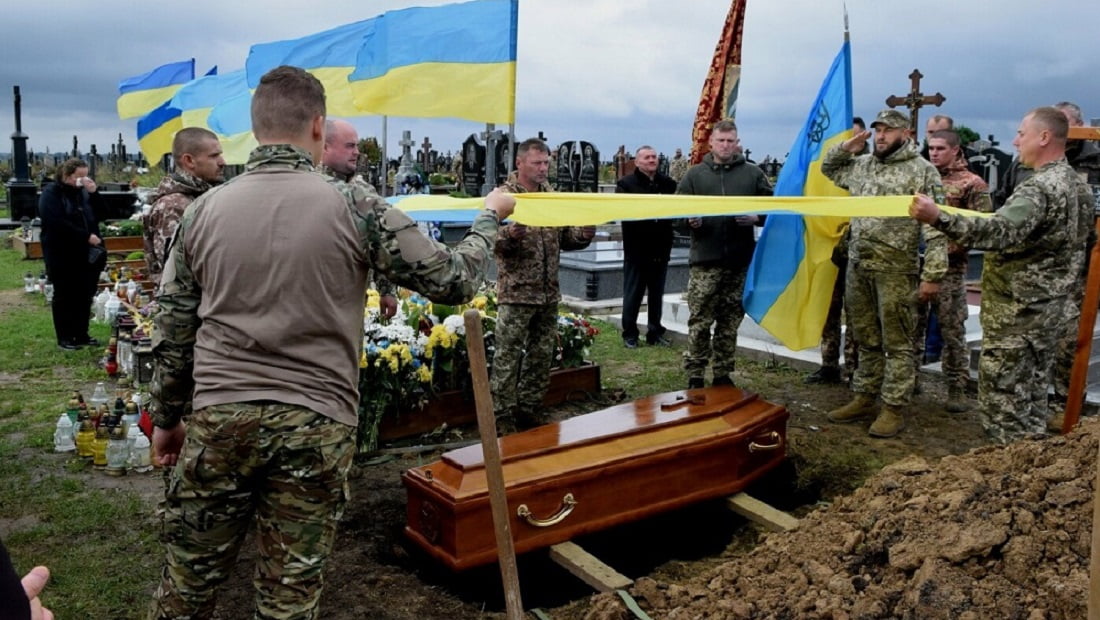 На Тернопільщині поховали командира, мати якого досі залишається в російській окупації