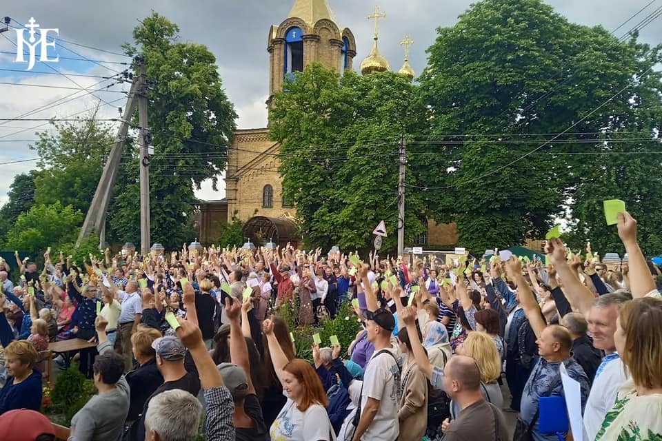 Від початку вторгнення майже 600 громад вийшли з УПЦ МП (перелік)