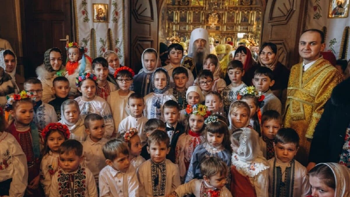 Святкова літургія у храмі Святителя та Чудотворця Миколая у м. Почаїв