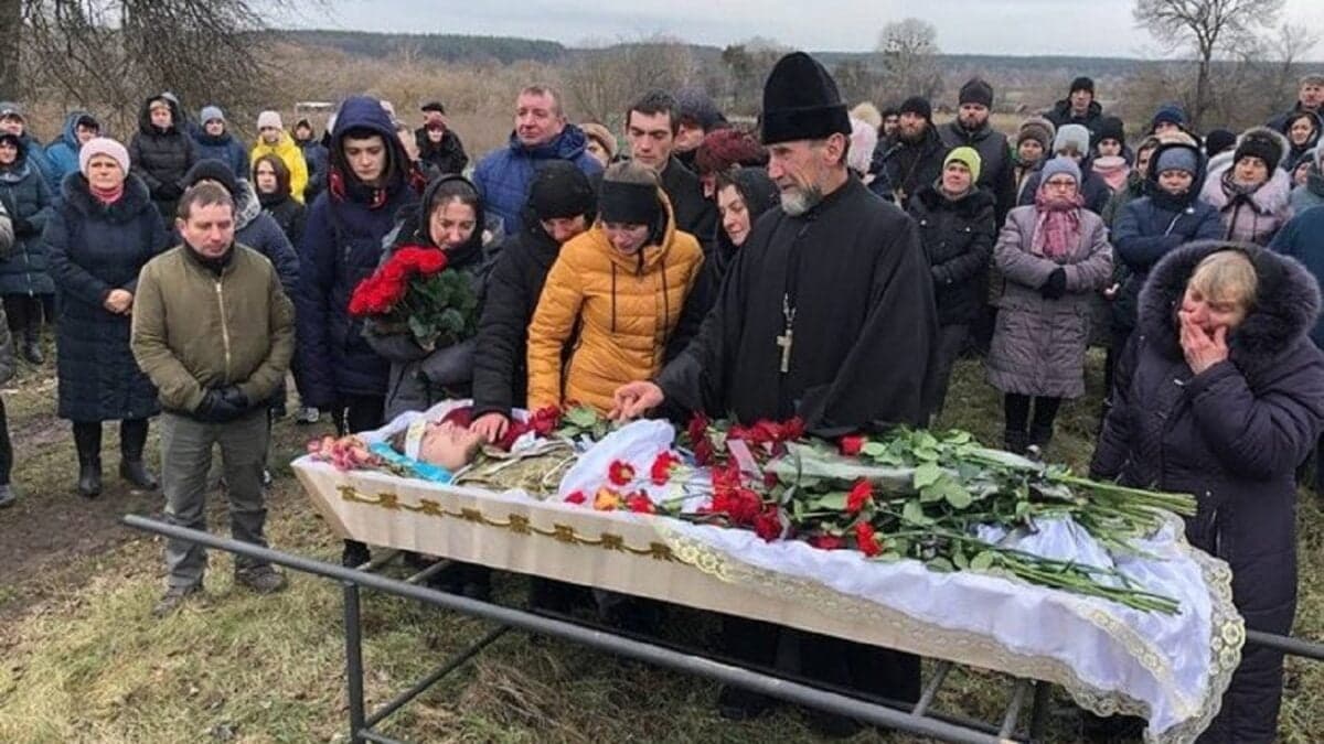 <strong>У Сумській єпархії відспівали сина священника, який загинув, захищаючи Україну від російської агресії</strong>