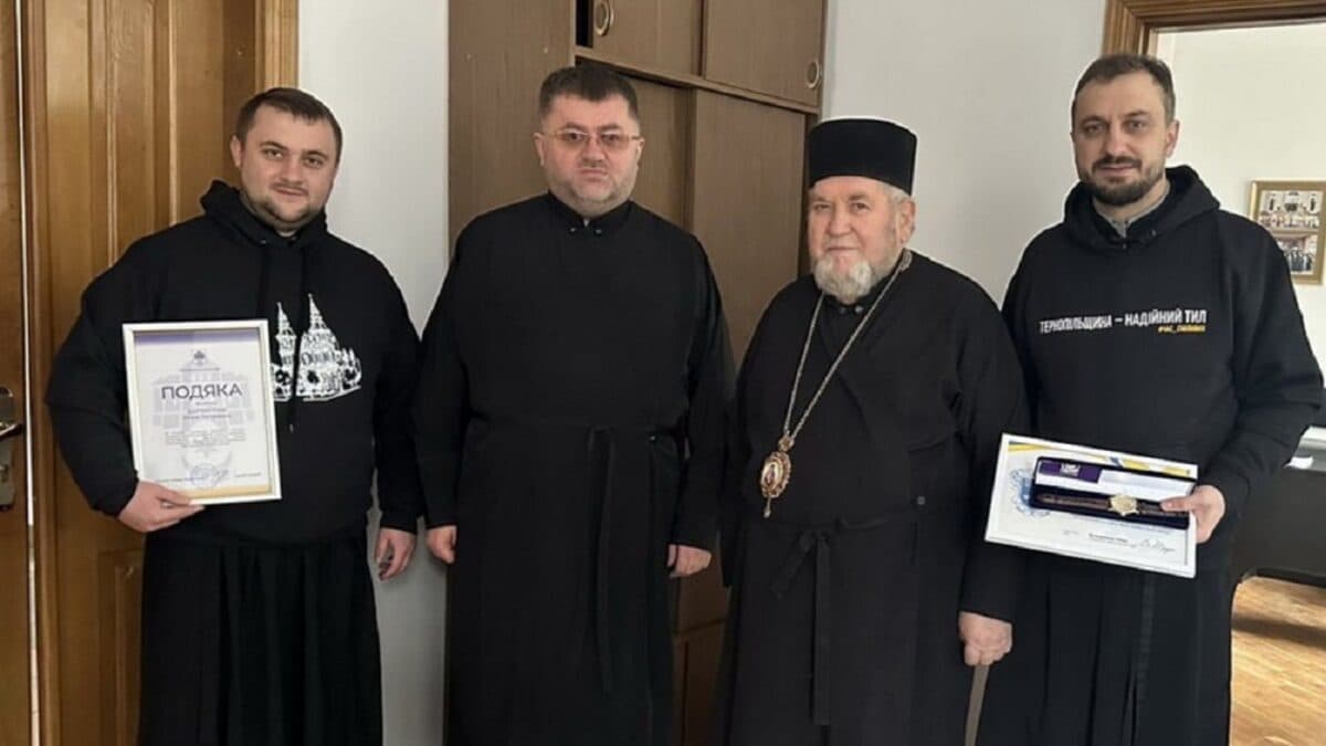 Володимир Зеленський подякував Тернопільсько-Зборівській архиєпархії УГКЦ за волонтерське служіння