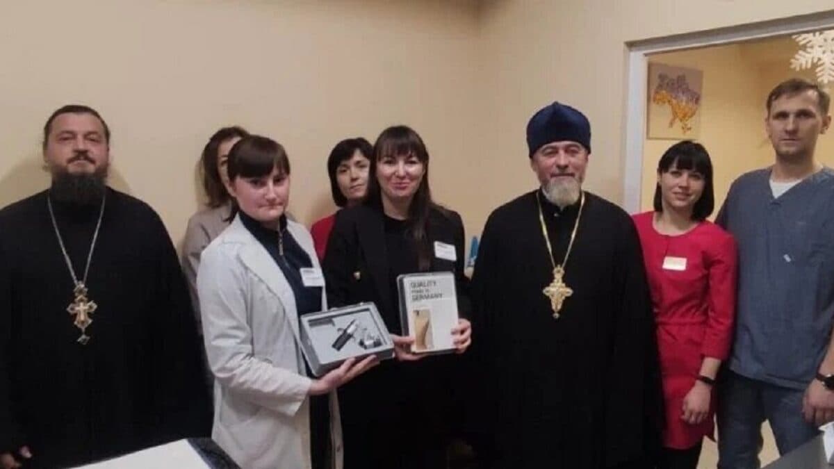 <strong>Запорізька єпархія передала міській дитячій лікарні дороговартісне обладнання</strong>