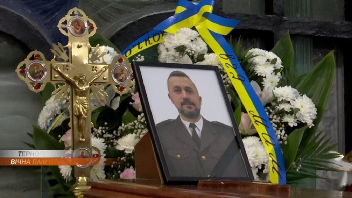 На Тернопільщині попрощалися із загиблим на війні депутатом, який був керівником агрофірми (ВІДЕО)