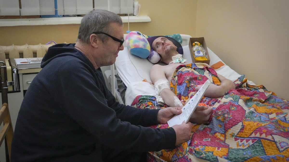 Просимо ваших молитов за воїна Віталія