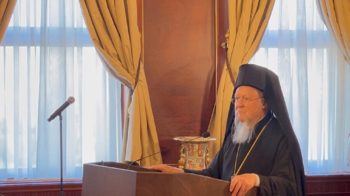 <strong>Вселенський Патріарх — за покійного Папу Бенедикта XVI</strong>