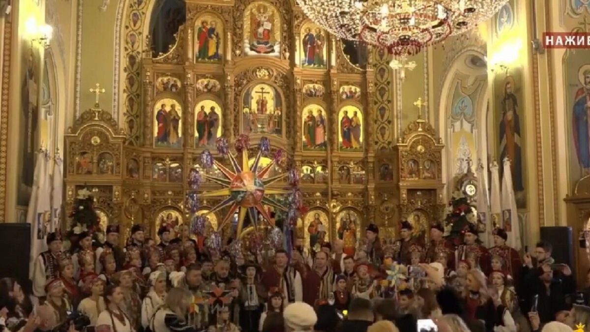 Війна не зупинить коляду. Фестиваль «Коляда на Майзлях» триває…