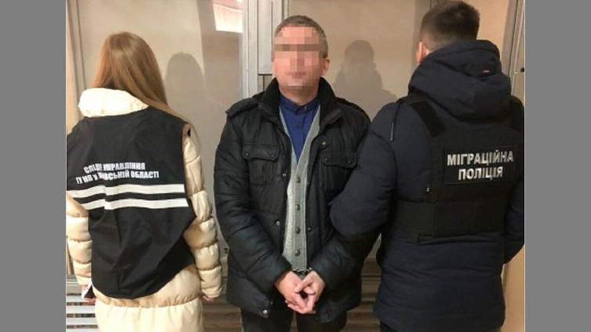 У Львові затримали священнослужителя за розбещення власної дочки