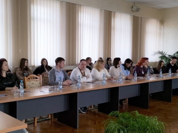 Круглий стіл "Покликані до життя у повноті" обговорив проблеми молоді з ментальними та комплексними порушеннями