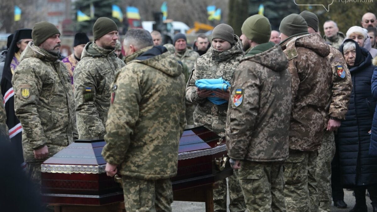 Проводжаємо в останню путь нашого героя Олександра Степанкевича.