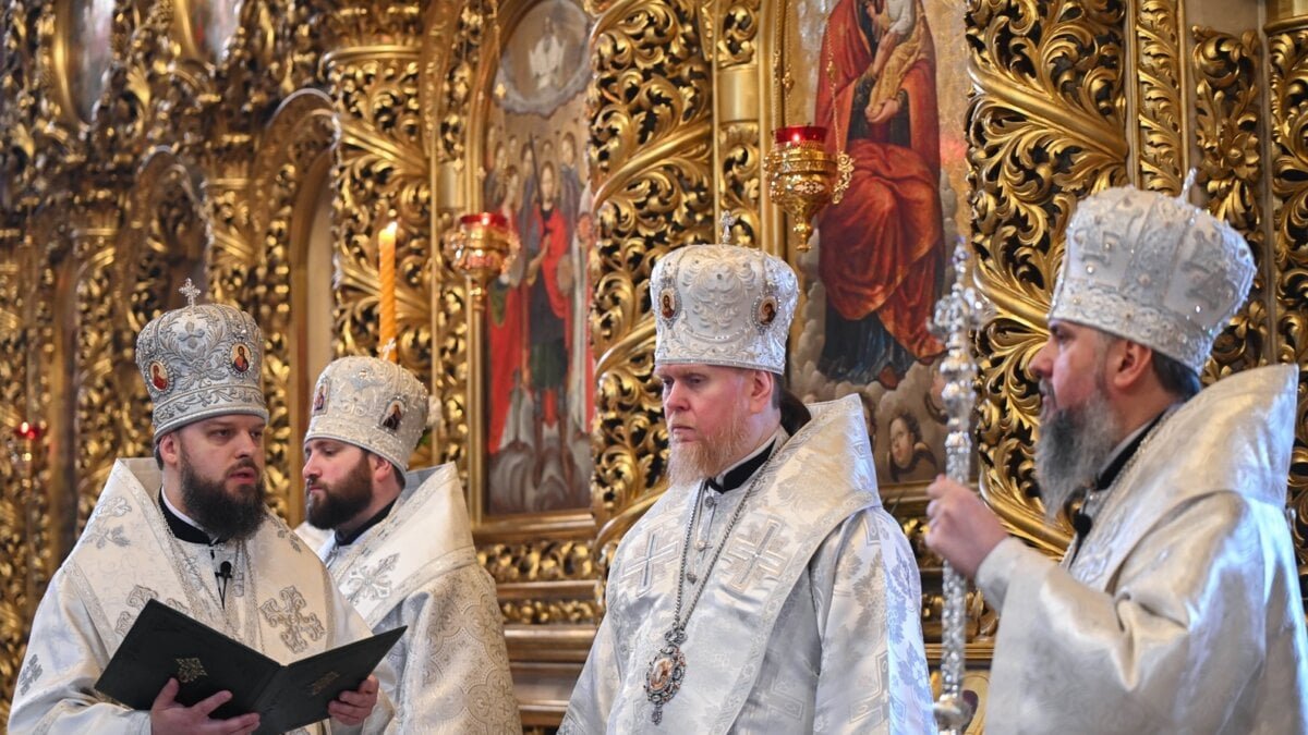 Духовенство і паства привітали Предстоятеля з Великоднем