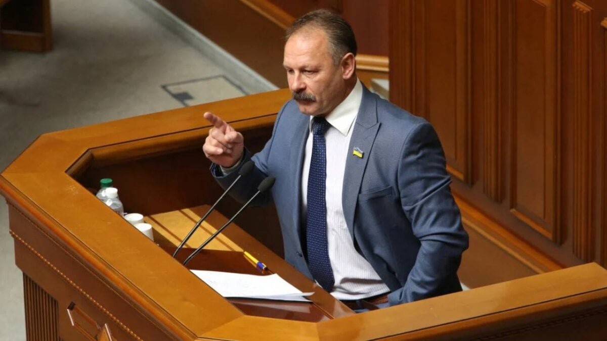 Україна втратила відомого політика та військового Олега Барну