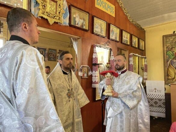 Митрополит Нестор провів недільне богослужіння та підніс молитву за Перемогу України