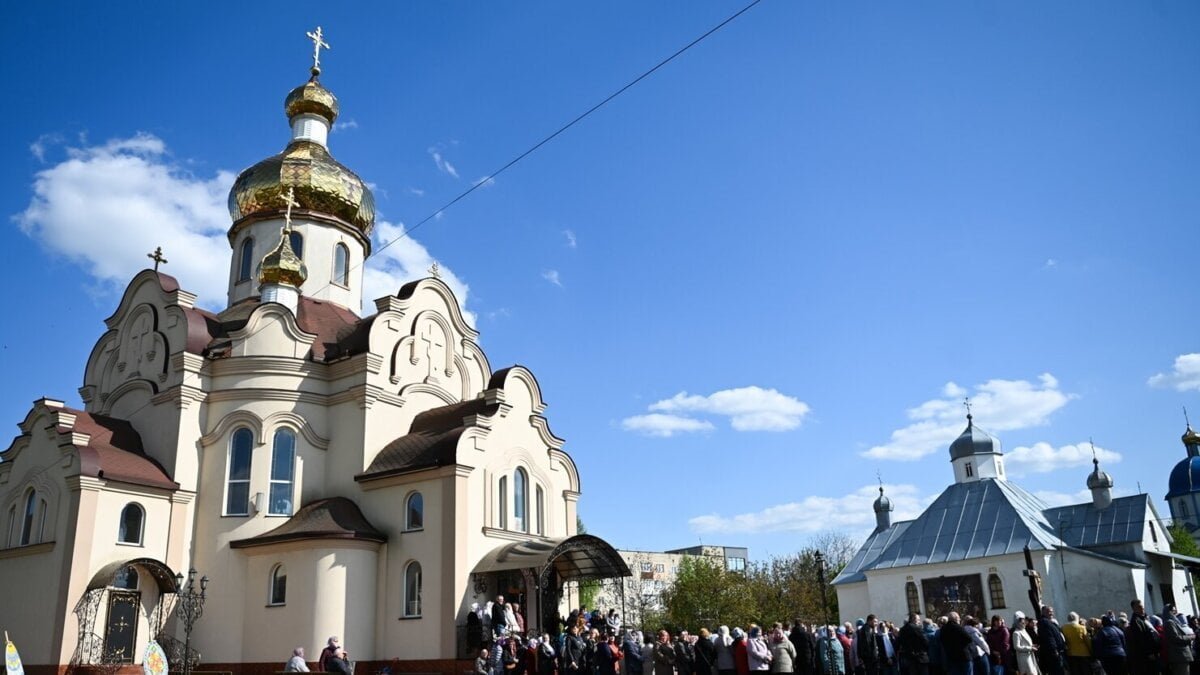 Предстоятель в Нововолинську відвідав громаду на честь архістратига Божого Михаїла