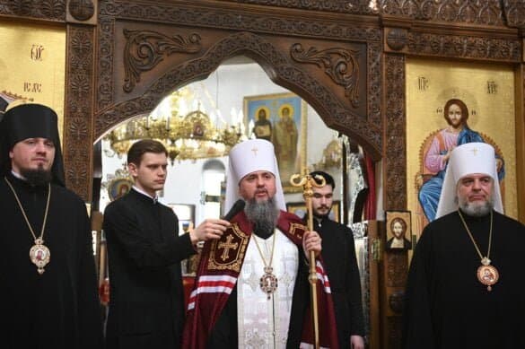 Митрополит Епіфаній звершив молебень за Україну в храмі на честь святих Кирила і Мефодія, громада якого доєдналася до ПЦУ