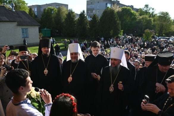 Предстоятель відвідав громаду собору на честь Святого Духа у Нововолинську