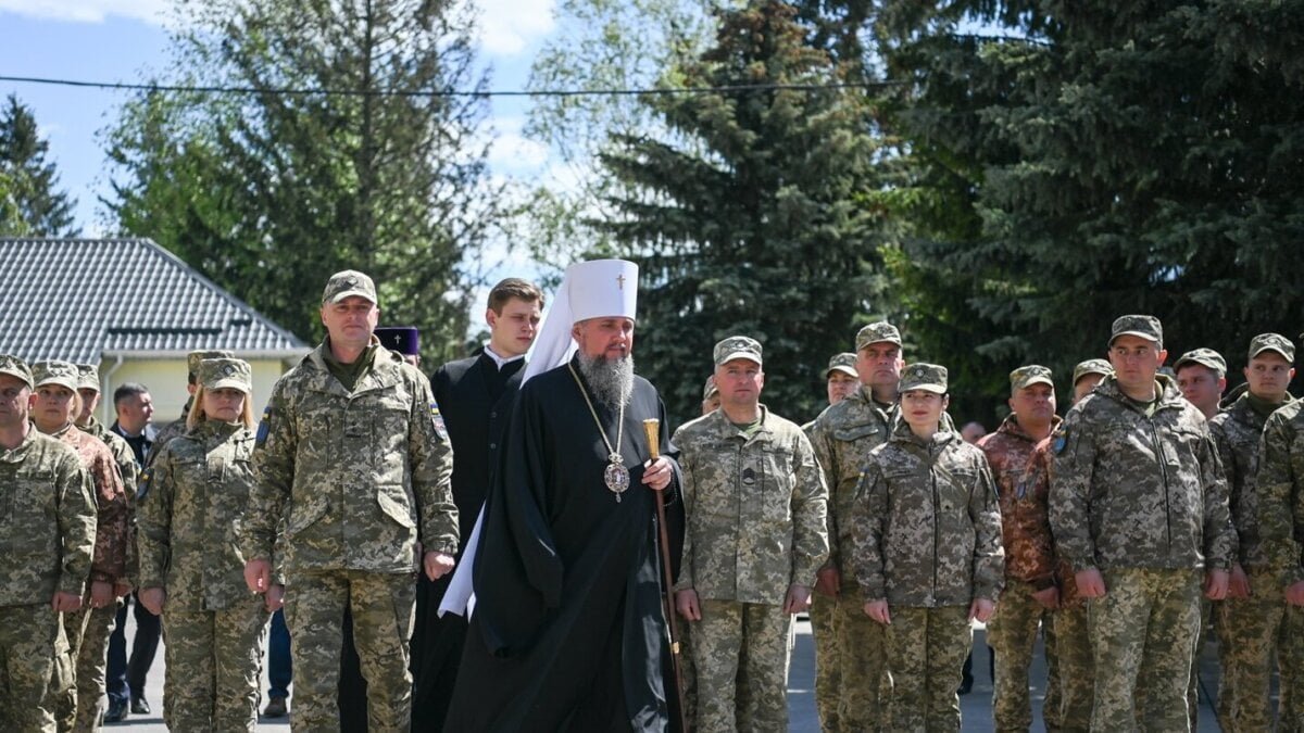 Предстоятель у Володимирі зустрівся з військовослужбовцями