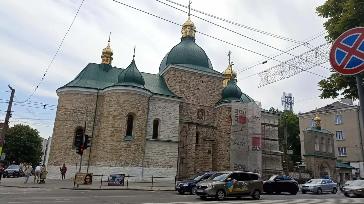 Одна з найдавніших церков Тернополя знову у риштуванні: що роблять цього разу (фото)