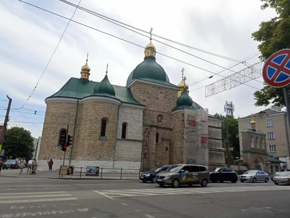 Одна з найдавніших церков Тернополя знову у риштуванні: що роблять цього разу (фото)