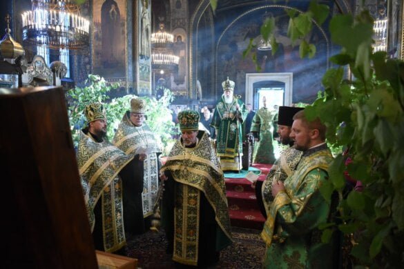 Патріарх Філарет очолив всенічне бдіння на День Пресвятої Тройці у Києві