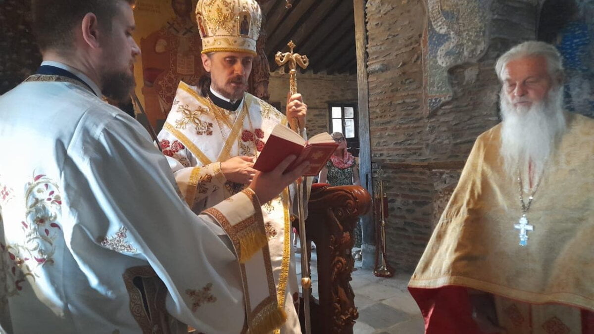 Високопреосвященнійший митрополит Нестор Писик очолив Божественну Літургію в ставропігійному монастирі Влатадон
