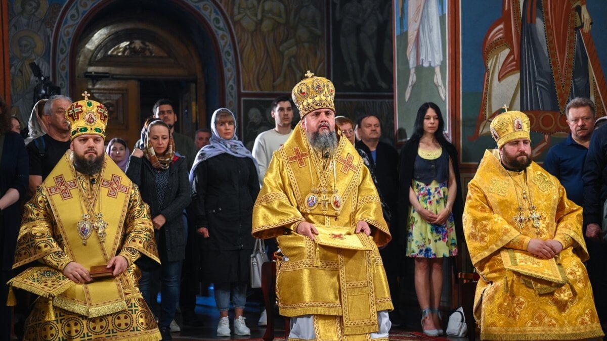 Божественна літургія в неділю всіх святих