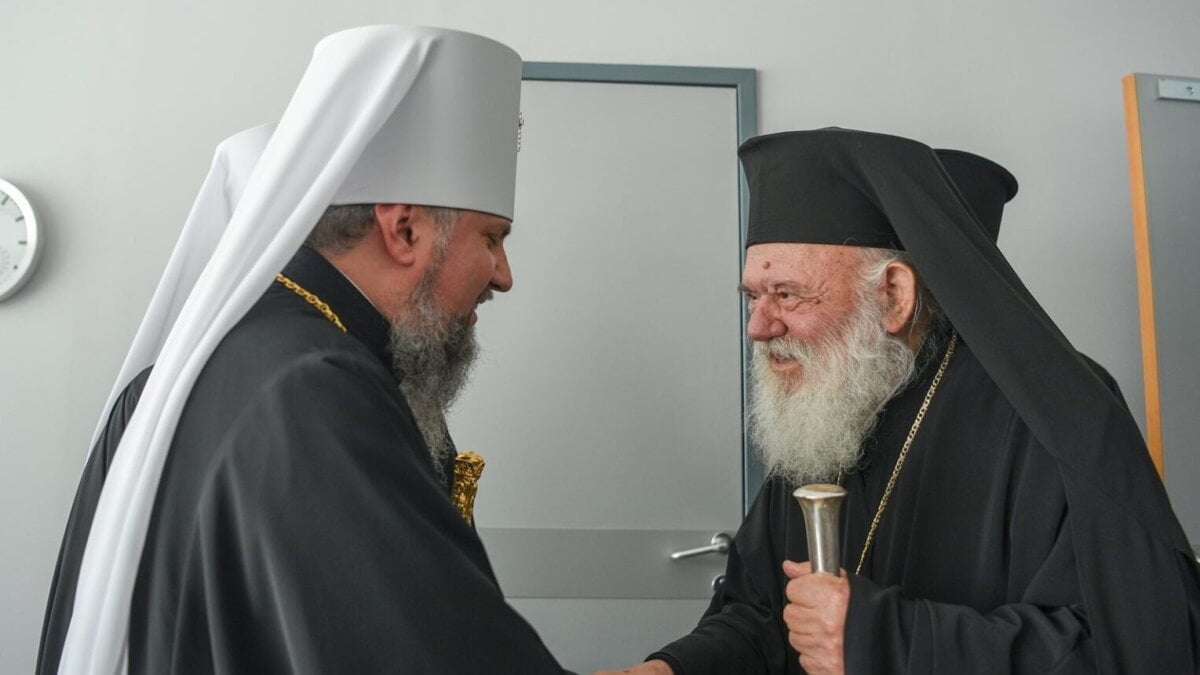 Митрополит Епіфаній привітав Предстоятеля Елладської Церкви з Днем тезоіменитства
