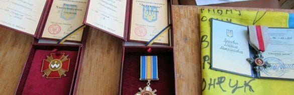 Нагородження посмертно трьох героїв, які віддали життя на фронті за незалежність України, вражає серця тернополян