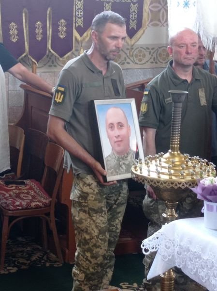 На щиті: Похорон старшого солдата, що загинув під час захисту України