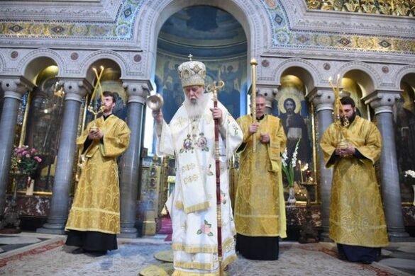Патріарх Філарет звершив Божественну літургію у Володимирському соборі Києва