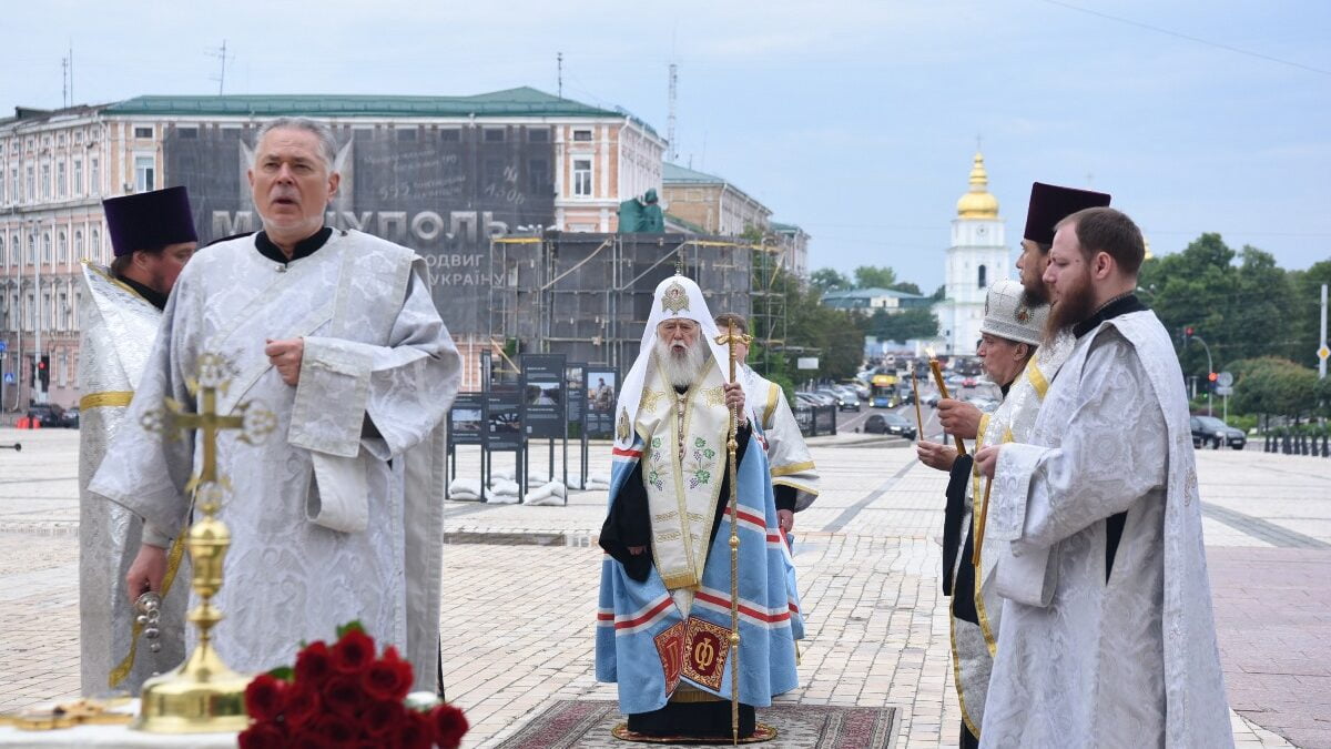 Урочиста заупокійна літія біля могили Патріарха Володимира: 28 років з дня його упокоєння