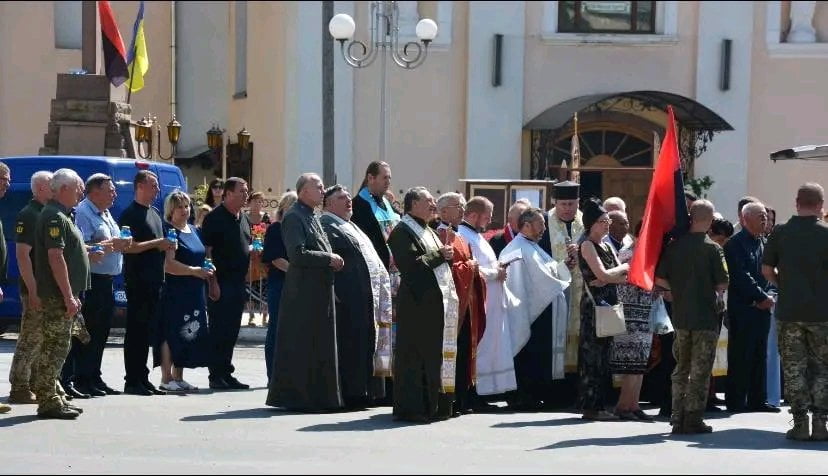 Сльозами на колінах: Прощання з Героєм Тернопільщини (ФОТО)
