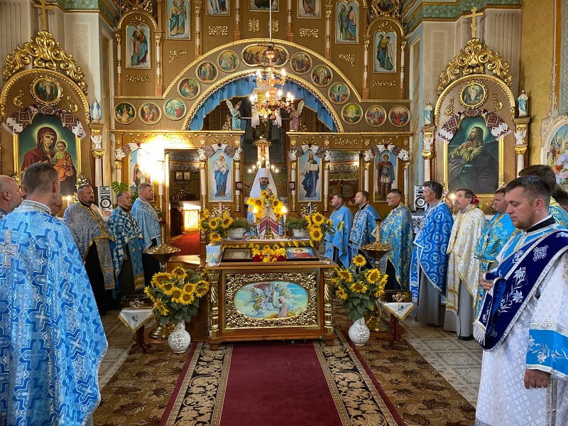 Читання акафісту в храмі св. Димитрія Солунського: Молитва за Батьківщину та мир