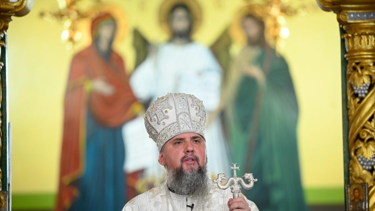Преображення показує, що хоча між божественною і людською природами існує відмінність – людська природа здатна до таємничого єднання з божественною і до переміни завдяки цьому, – Митрополит Епіфаній