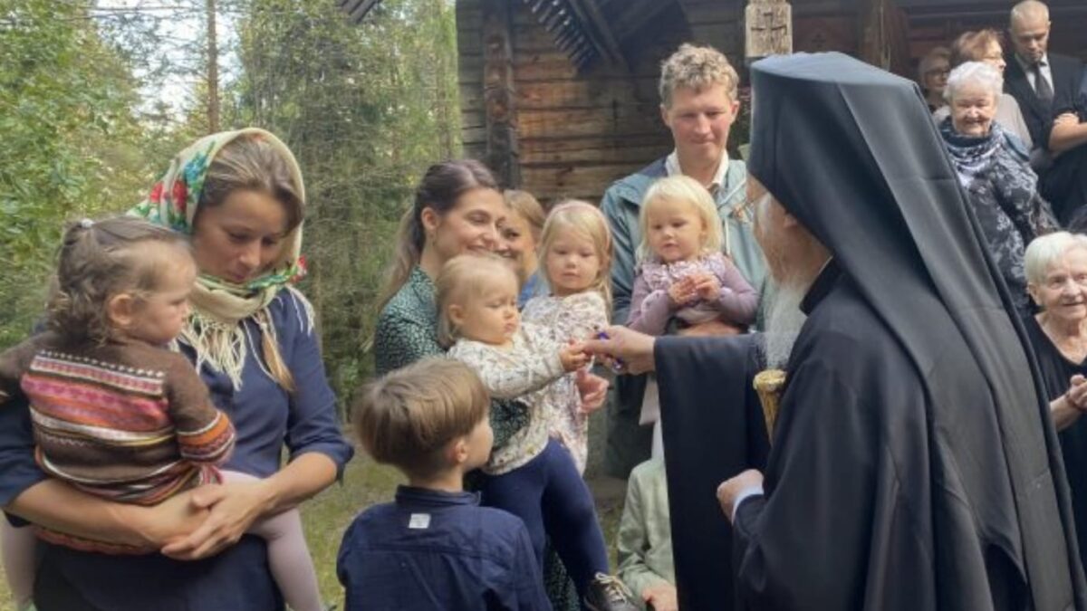 Вселенський патріарх зустрівся з православною молоддю у Каунісніємі