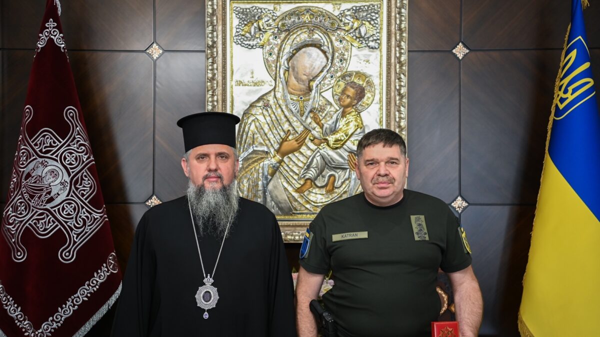 Митрополит Епіфаній провів зустріч з командувачем Сил ТрО генерал-майором Ігорем Танцюрою