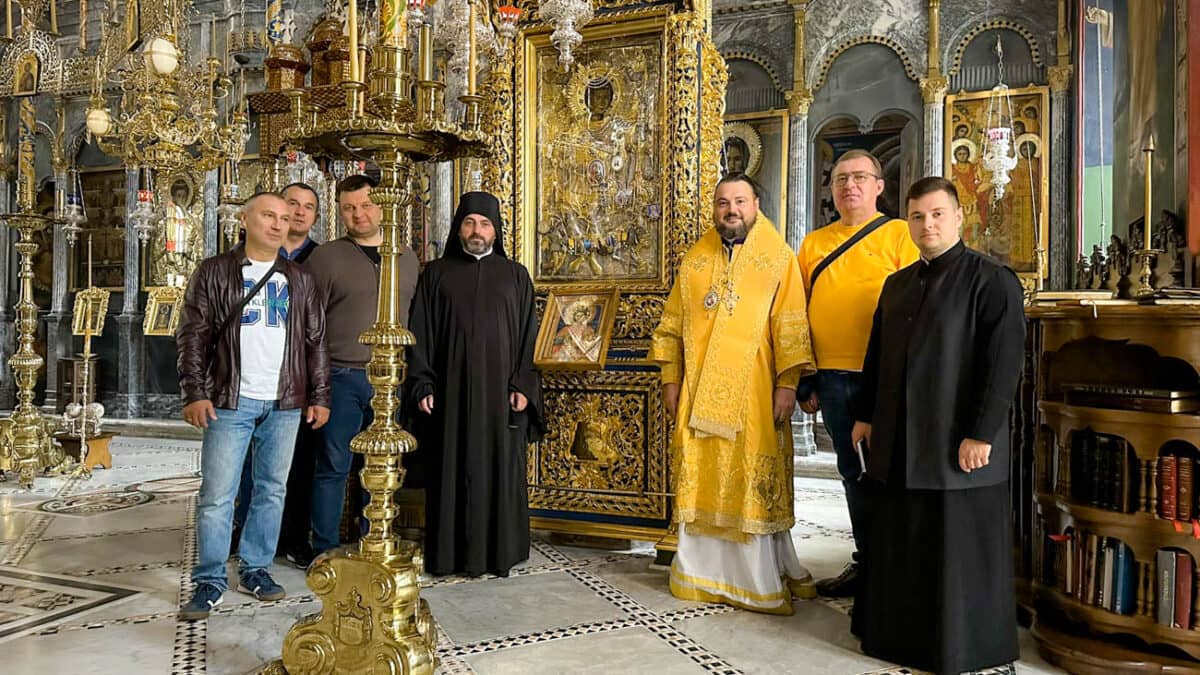 АФОН. Митрополит Олександр відправив Літургію у монастирі Ксенофонт
