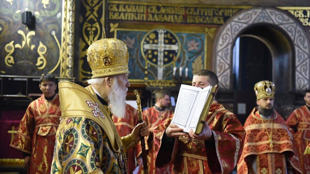 Богослужіння та молитви за Україну: Патріарх Філарет відзначив Свято Покрова