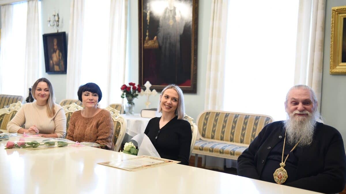 Патріарх Філарет Подякував Волонтерам за Підтримку Українських Воїнів