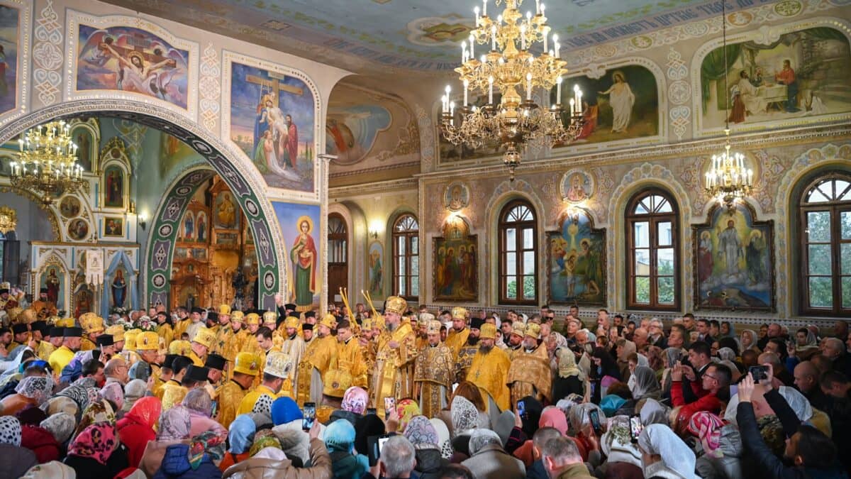 Митрополит Епіфаній урочисто очолив літургію у Хмельницькому