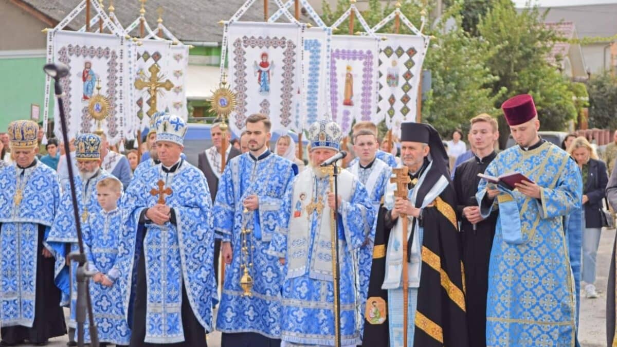 Урочисті заходи в Чорткові: вшанування захисників України та духовність