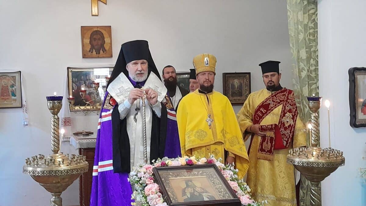 Подяка і молитва: Єпископ Никодим відзначив річницю визволення Херсона