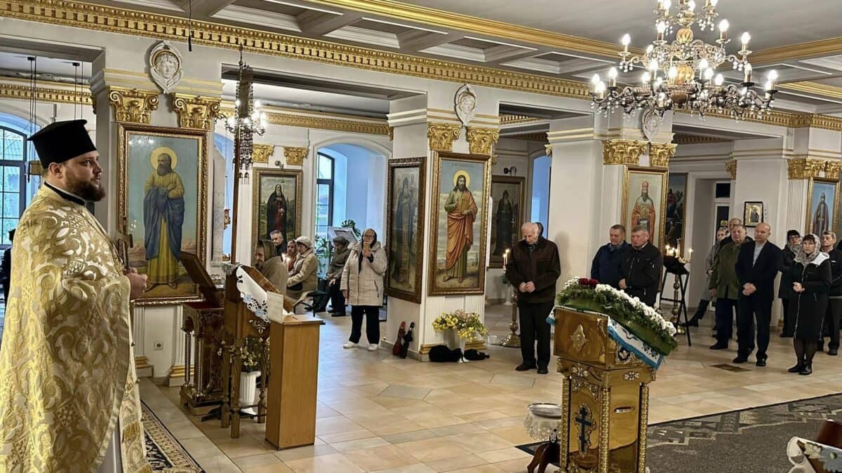 Свято Собору Архістратига Михаїла та Інших Небесних Сил: Вітання і Імена Архангелів